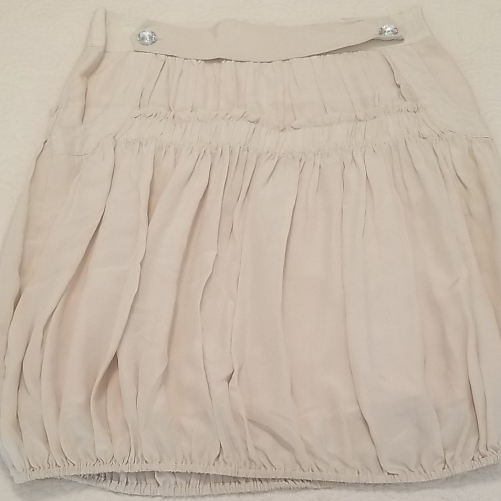 Elegant ivory mini skirt